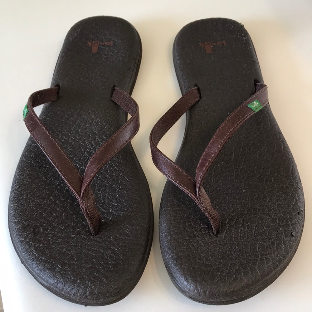 Sanuk Flip Flops